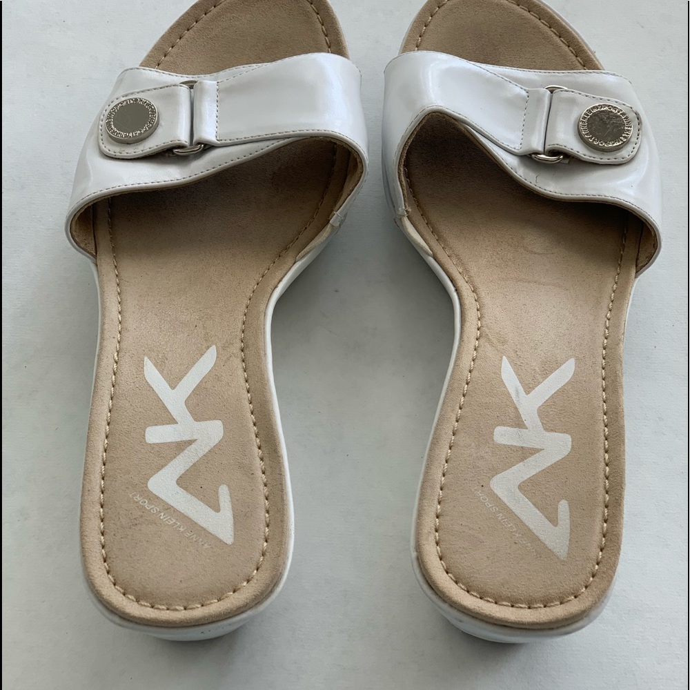ANN KLEIN SPORTY SHITE SANDALS